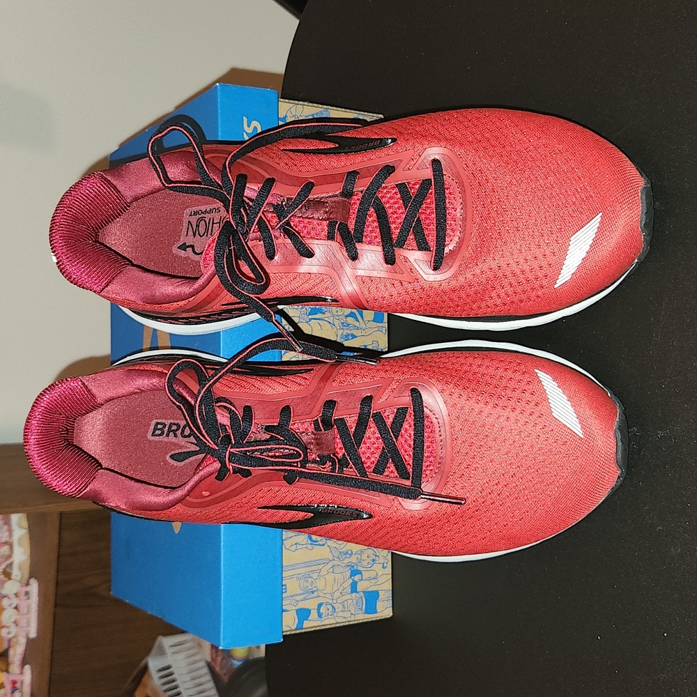 NIB Brooks Adrenaline GTS 20